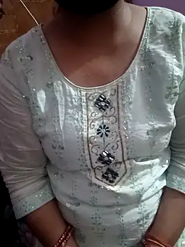 Snapshot of Gujju_bhabhi69 chatting on May 5, 12:18 am Gujju bhabhi69 online show from May 5, 12:18 am