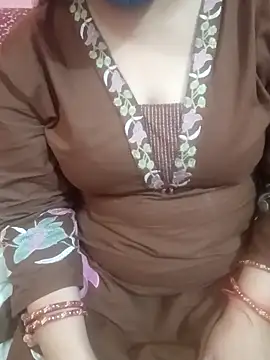 Snapshot of Gujju_bhabhi69 chatting on May 10, 11:04 am Gujju bhabhi69 online show from May 10, 11:04 am