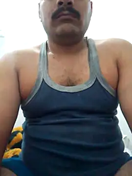 Snapshot of Decentlover67 chatting on April 12, 2:00 pm Decentlover67 online show from April 12, 2:00 pm