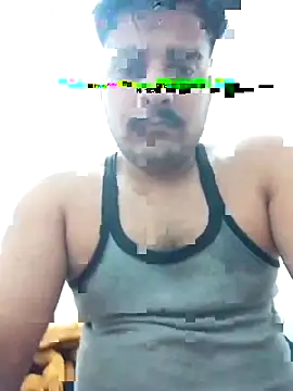 Snapshot of Decentlover67 chatting on April 13, 2:33 pm Decentlover67 online show from April 13, 2:33 pm