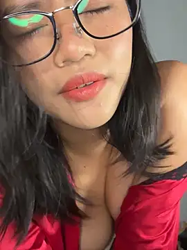 Snapshot of Kiee_19 chatting on May 26, 9:55 pm Kiee 19 online show from May 26, 9:55 pm