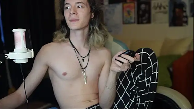 Snapshot of Tomboysex chatting on March 14, 2:55 pm Tomboysex online show from March 14, 2:55 pm