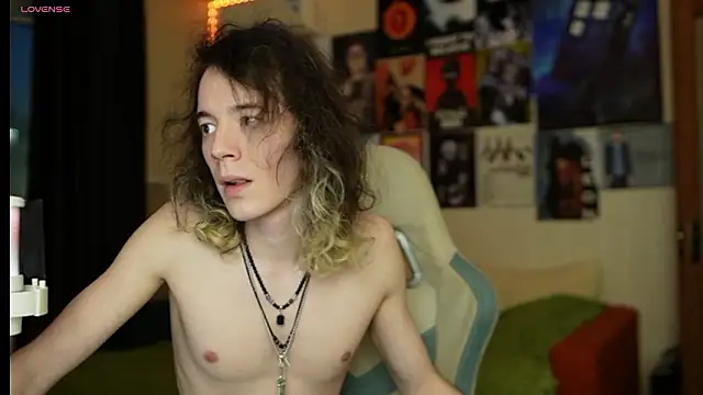 Snapshot of Tomboysex chatting on March 18, 3:26 pm Tomboysex online show from March 18, 3:26 pm