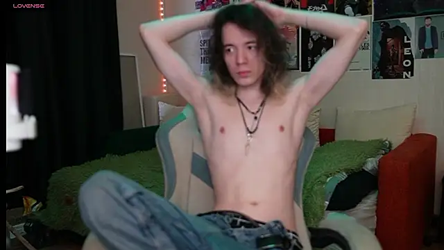 Snapshot of Tomboysex chatting on March 19, 2:21 pm Tomboysex online show from March 19, 2:21 pm