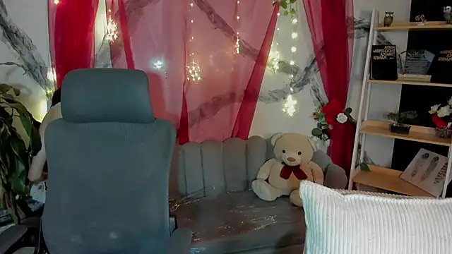 Snapshot of AlaskaFlowerss1_ chatting on May 21, 4:30 am AlaskaFlowerss1 online show from May 21, 4:30 am