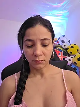 Snapshot of miaeyex chatting on July 1, 12:18 pm miaeyex online show from July 1, 12:18 pm
