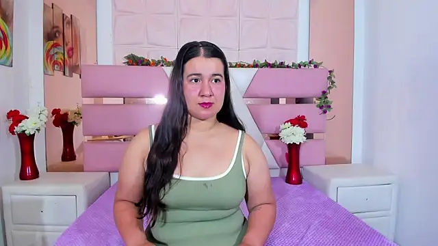 Snapshot of TifannyConors chatting on April 12, 12:43 pm TifannyConors online show from April 12, 12:43 pm