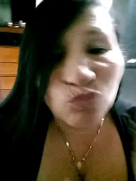 Snapshot of Ladygreeneyes chatting on April 29, 1:43 am Ladygreeneyes online show from April 29, 1:43 am