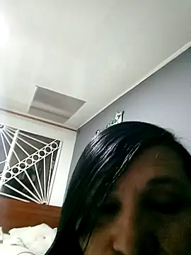 Snapshot of Ladygreeneyes chatting on May 10, 1:11 am Ladygreeneyes online show from May 10, 1:11 am