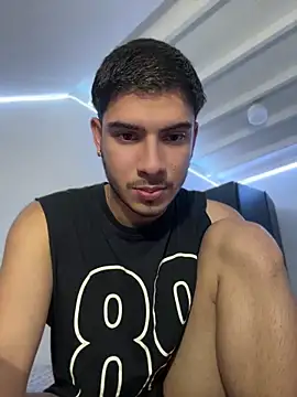 Snapshot of ApoloGray__ chatting on May 14, 9:54 pm ApoloGray online show from May 14, 9:54 pm
