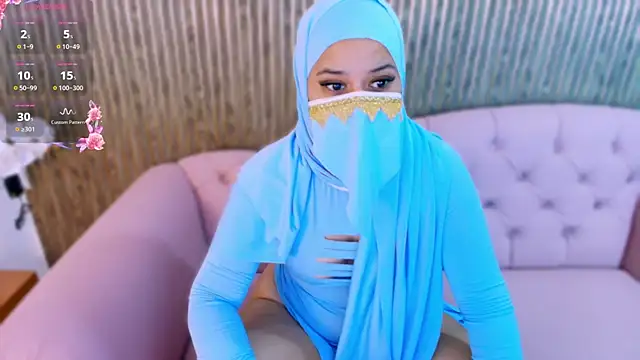 Aminaa Kaarim online show from March 26, 5:40 pm