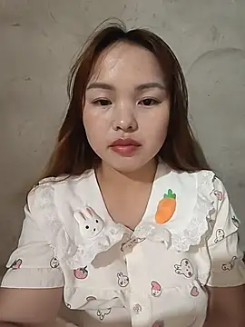 Snapshot of Mina_xYx chatting on May 19, 4:13 pm Mina xYx online show from May 19, 4:13 pm