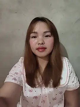 Snapshot of Mina_xYx chatting on June 7, 1:32 am Mina xYx online show from June 7, 1:32 am