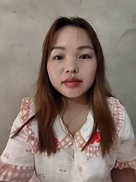 Snapshot of Mina_xYx chatting on June 17, 4:04 am Mina xYx online show from June 17, 4:04 am