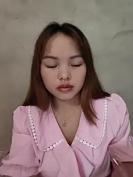 Snapshot of Mina_xYx chatting on June 22, 3:25 am Mina xYx online show from June 22, 3:25 am