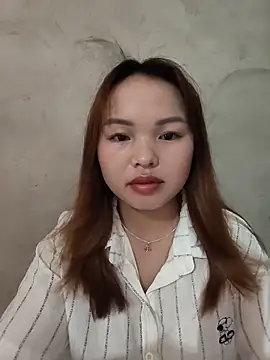 Snapshot of Mina_xYx chatting on June 23, 3:37 am Mina xYx online show from June 23, 3:37 am