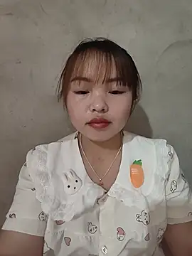 Snapshot of Mina_xYx chatting on June 25, 10:20 am Mina xYx online show from June 25, 10:20 am
