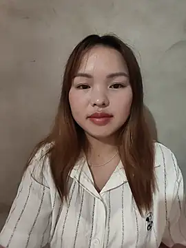 Snapshot of Mina_xYx chatting on June 28, 2:39 am Mina xYx online show from June 28, 2:39 am