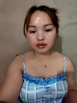 Snapshot of Mina_xYx chatting on July 4, 4:35 pm Mina xYx online show from July 4, 4:35 pm