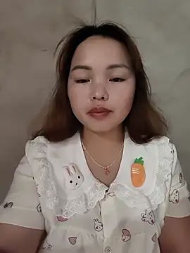 Snapshot of Mina_xYx chatting on July 5, 12:45 pm Mina xYx online show from July 5, 12:45 pm