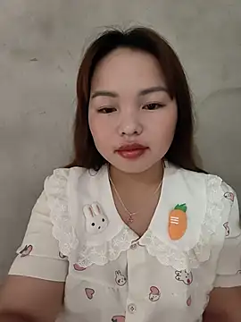 Snapshot of Mina_xYx chatting on July 6, 2:19 am Mina xYx online show from July 6, 2:19 am