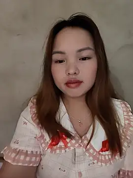 Snapshot of Mina_xYx chatting on July 6, 2:25 pm Mina xYx online show from July 6, 2:25 pm