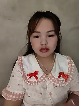 Snapshot of Mina_xYx chatting on July 7, 3:09 am Mina xYx online show from July 7, 3:09 am