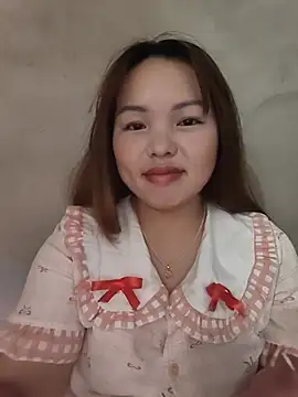 Snapshot of Mina_xYx chatting on July 7, 7:56 am Mina xYx online show from July 7, 7:56 am