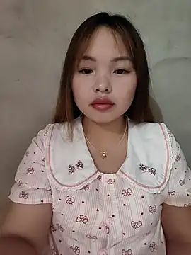 Snapshot of Mina_xYx chatting on July 8, 3:44 am Mina xYx online show from July 8, 3:44 am