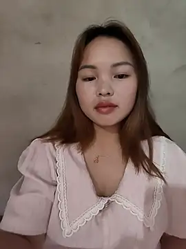 Snapshot of Mina_xYx chatting on July 9, 4:00 pm Mina xYx online show from July 9, 4:00 pm