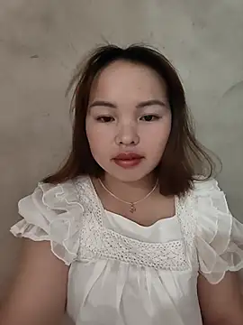 Snapshot of Mina_xYx chatting on July 24, 4:21 am Mina xYx online show from July 24, 4:21 am
