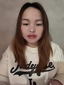 Snapshot of Mina_xYx chatting on July 29, 3:37 am Mina xYx online show from July 29, 3:37 am