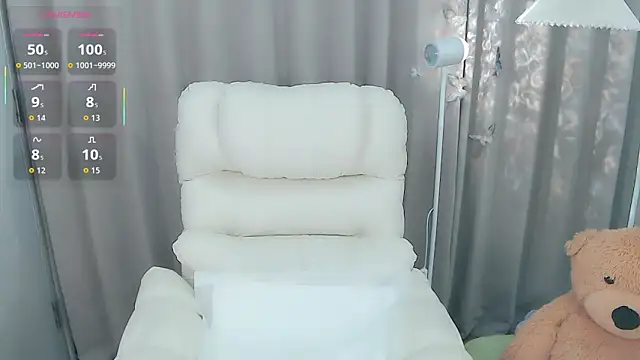 Snapshot of XI-XI-668 chatting on April 4, 10:51 pm XI-XI-668 online show from April 4, 10:51 pm