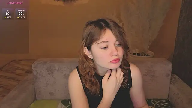 Snapshot of ElizabethRedWings chatting on May 20, 2:40 am ElizabethRedWings online show from May 20, 2:40 am