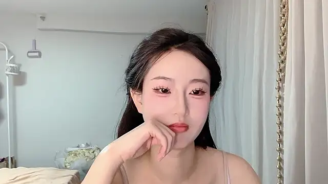 Snapshot of 1X-yiyi chatting on May 27, 12:24 pm 1X-yiyi online show from May 27, 12:24 pm
