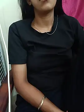 Snapshot of aushi_rajput chatting on May 12, 5:37 am aushi rajput online show from May 12, 5:37 am