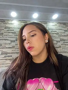 lunacandy 0 online show from March 29, 8:20 pm