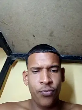 Snapshot of Ron_0101 chatting on April 24, 3:42 am Ron 0101 online show from April 24, 3:42 am