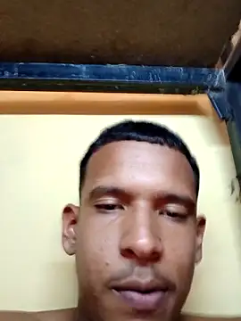 Snapshot of Ron_0101 chatting on May 6, 8:14 pm Ron 0101 online show from May 6, 8:14 pm