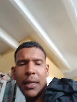Snapshot of Ron_0101 chatting on May 12, 8:17 pm Ron 0101 online show from May 12, 8:17 pm