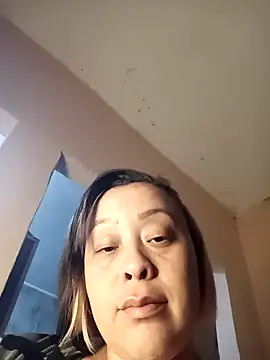 Snapshot of lua-bfly chatting on May 6, 11:43 pm lua-bfly online show from May 6, 11:43 pm