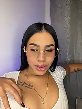 Snapshot of AlisonBeltran1 chatting on August 5, 12:57 am AlisonBeltran1 online show from August 5, 12:57 am