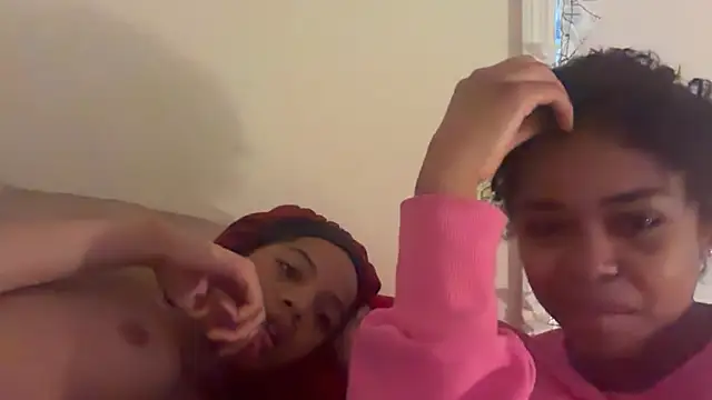 Snapshot of mercedesandcamry chatting on May 9, 1:00 am mercedesandcamry online show from May 9, 1:00 am