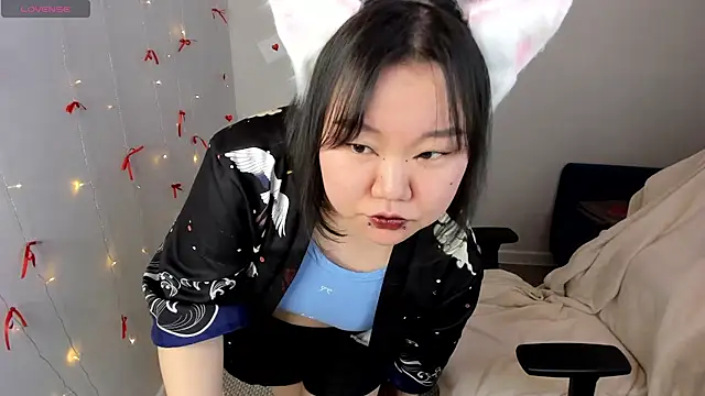 Snapshot of Tokyodreamss chatting on April 13, 9:15 am Tokyodreamss online show from April 13, 9:15 am