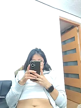 Snapshot of nanybb24 chatting on April 4, 7:28 am nanybb24 online show from April 4, 7:28 am