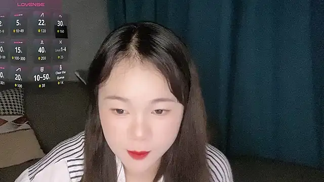 Snapshot of Tingting-Love chatting on April 13, 5:24 am Tingting-Love online show from April 13, 5:24 am