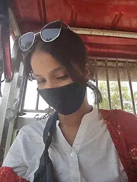 Snapshot of Candyy_crushh chatting on May 27, 7:38 am Candyy crushh online show from May 27, 7:38 am