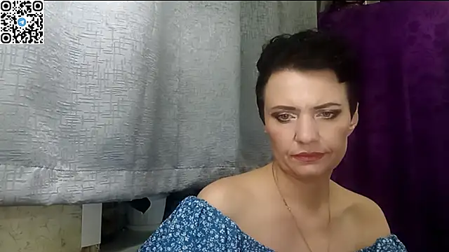 HotMamaQueen234 online show from April 30, 8:57 pm