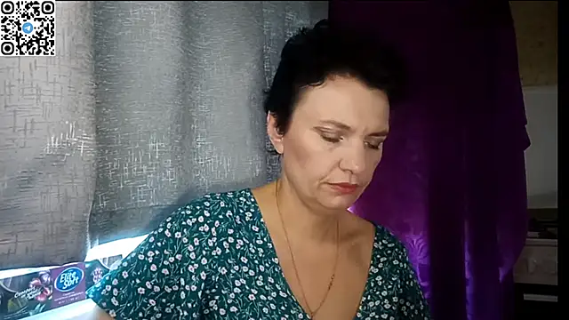 Snapshot of HotMamaQueen234 chatting on June 25, 11:48 am HotMamaQueen234 online show from June 25, 11:48 am