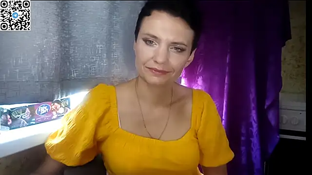 Snapshot of HotMamaQueen234 chatting on June 27, 12:22 pm HotMamaQueen234 online show from June 27, 12:22 pm